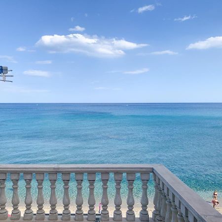 Maremare Apartments Giardini-Naxos Buitenkant foto