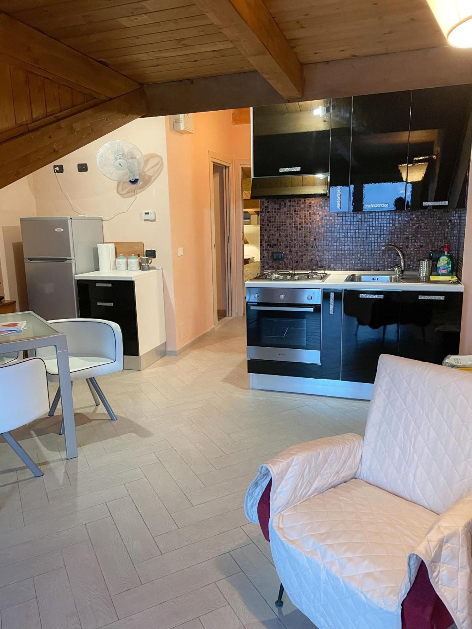 Maremare Apartments Giardini-Naxos Buitenkant foto